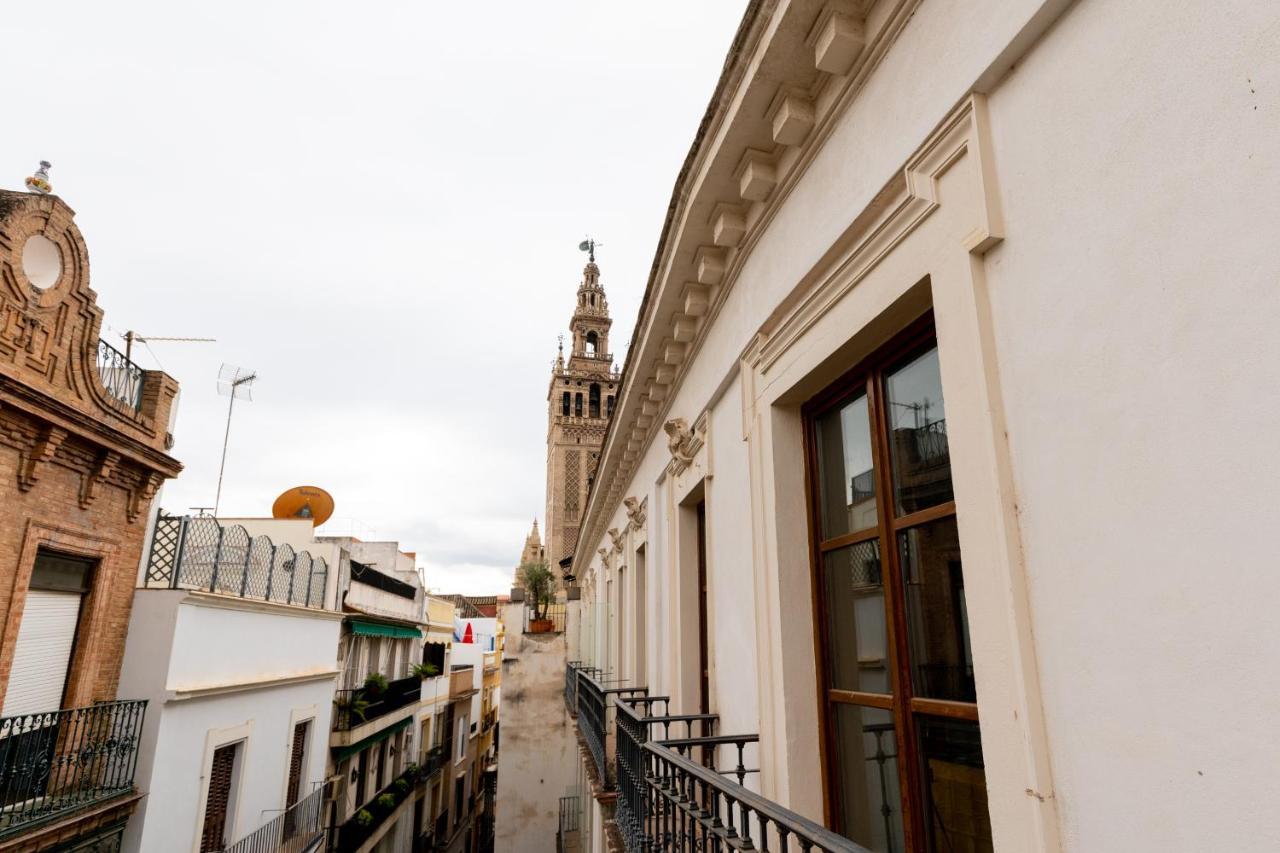 Cathedral Apartment, Upper Floor Apartment Sevilla Eksteriør billede