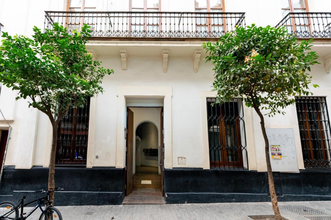 Cathedral Apartment, Upper Floor Apartment Sevilla Eksteriør billede